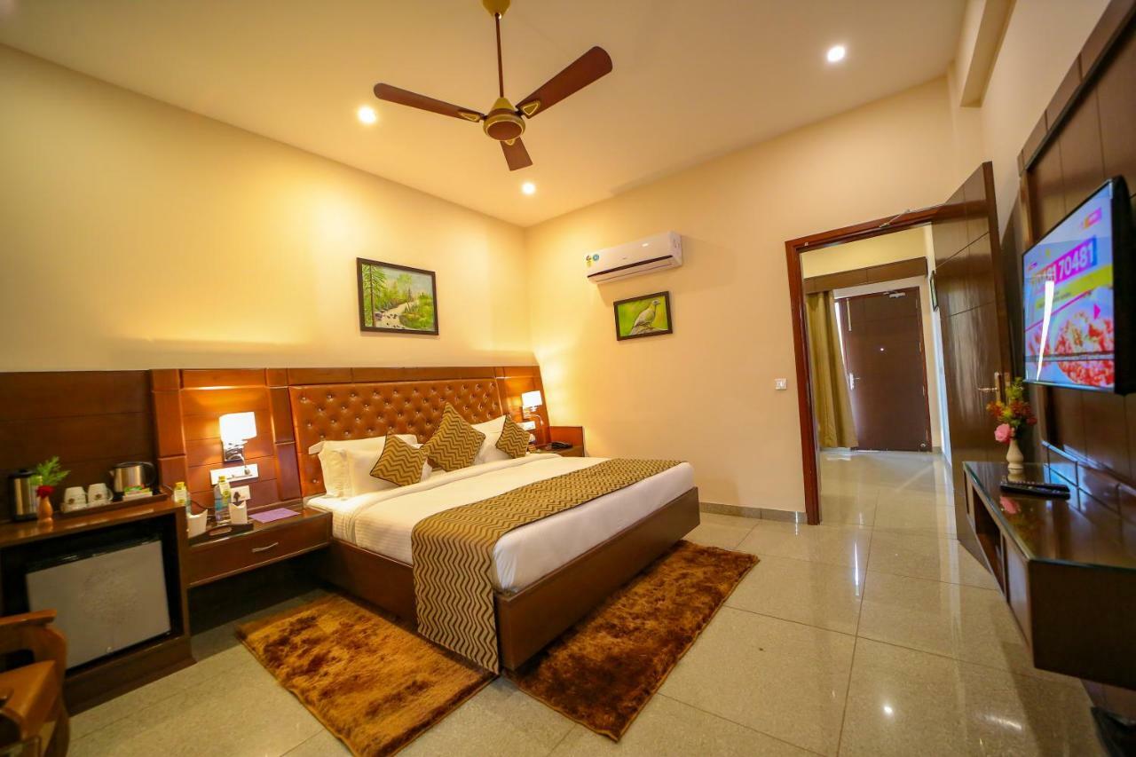 Corbett The Baagh Spa & Resort Рамнаґар Екстер'єр фото